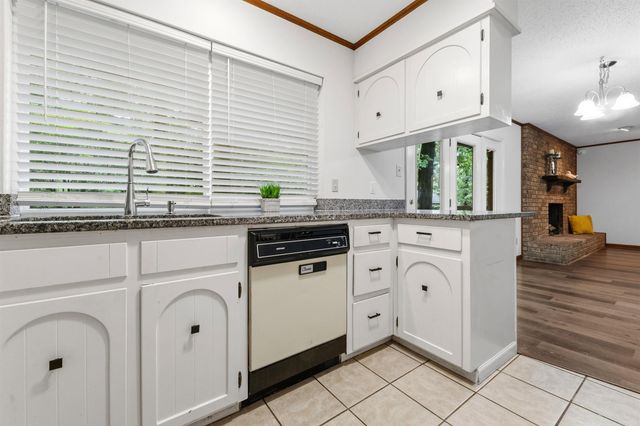 8628 Woodridge Drive, Sherwood, AR 72120