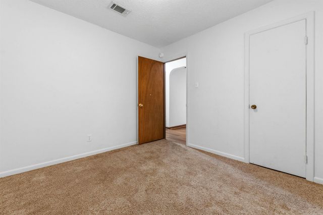 8628 Woodridge Drive, Sherwood, AR 72120