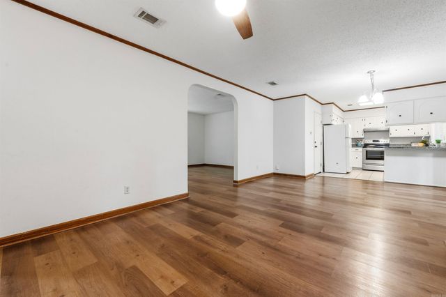 8628 Woodridge Drive, Sherwood, AR 72120