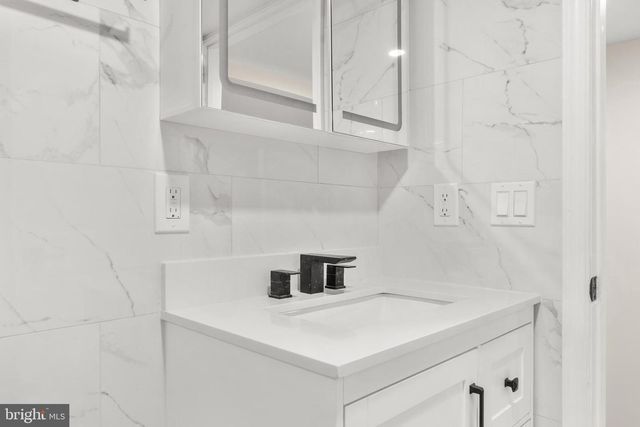 5516 CATHARINE ST, Philadelphia, PA 19143