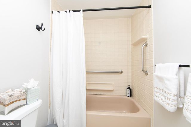 126 ROCKLAND DR, Willingboro, NJ 08046