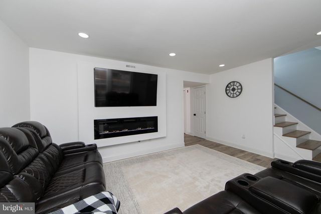 126 ROCKLAND DR, Willingboro, NJ 08046