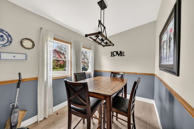 20 Manhattan Ave, Fairhaven, MA 02719