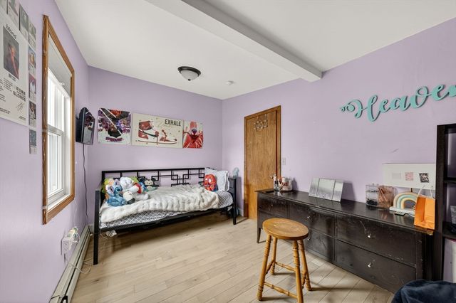 20 Manhattan Ave, Fairhaven, MA 02719