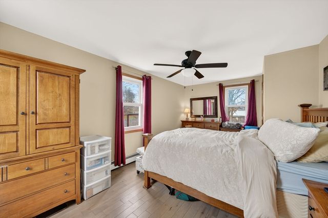 20 Manhattan Ave, Fairhaven, MA 02719