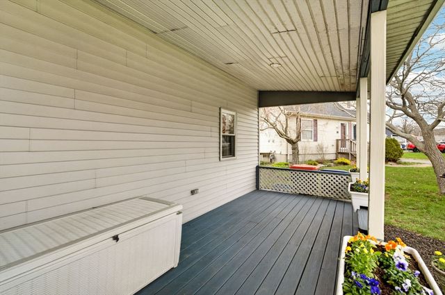 20 Manhattan Ave, Fairhaven, MA 02719