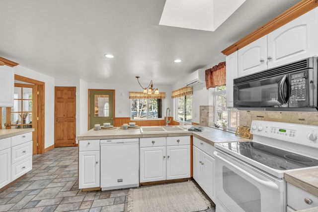 16506 Sprague Loop, La Pine, OR 97739