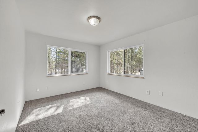 16506 Sprague Loop, La Pine, OR 97739
