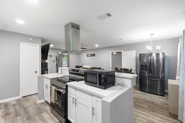 6331 Fenway Street, Dallas, TX 75217