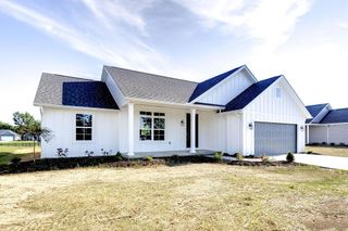 555 Cannondale Avenue, Johnstown, OH 43031