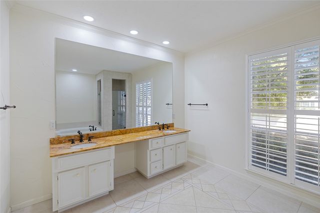 905 Silverthorne Trail, Highland Village, TX 75077