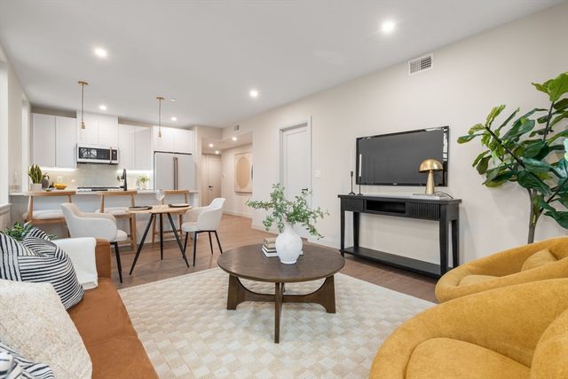 100 Lincoln Street 306, Boston, MA 02135