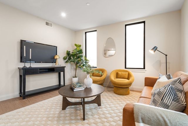 100 Lincoln Street 306, Boston, MA 02135