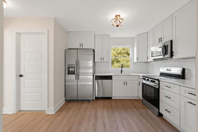 1817 Holloway Cir, Murfreesboro, TN 37127