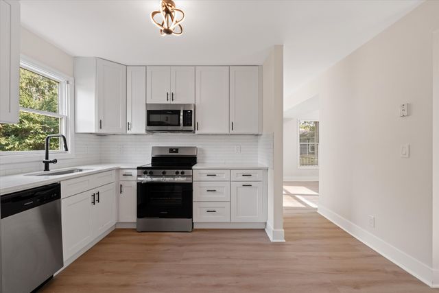 1817 Holloway Cir, Murfreesboro, TN 37127