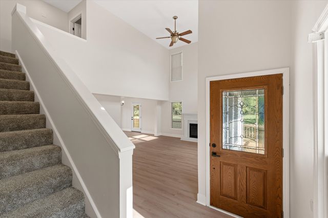 1817 Holloway Cir, Murfreesboro, TN 37127