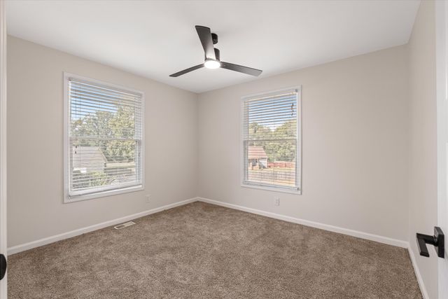 1817 Holloway Cir, Murfreesboro, TN 37127