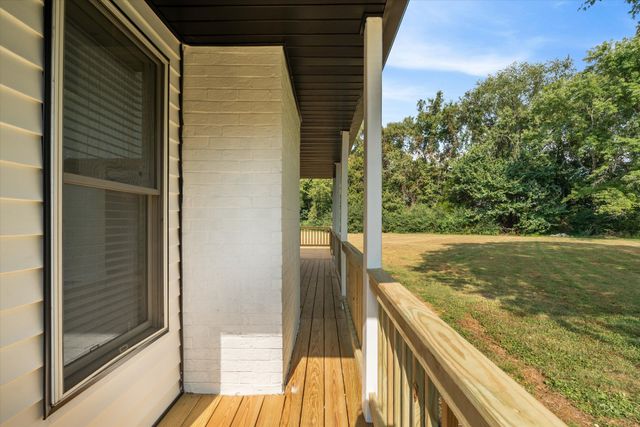 1817 Holloway Cir, Murfreesboro, TN 37127