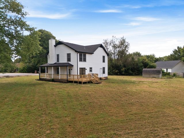 1817 Holloway Cir, Murfreesboro, TN 37127