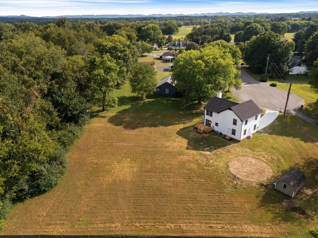 1817 Holloway Cir, Murfreesboro, TN 37127