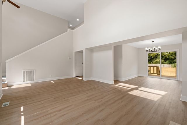 1817 Holloway Cir, Murfreesboro, TN 37127