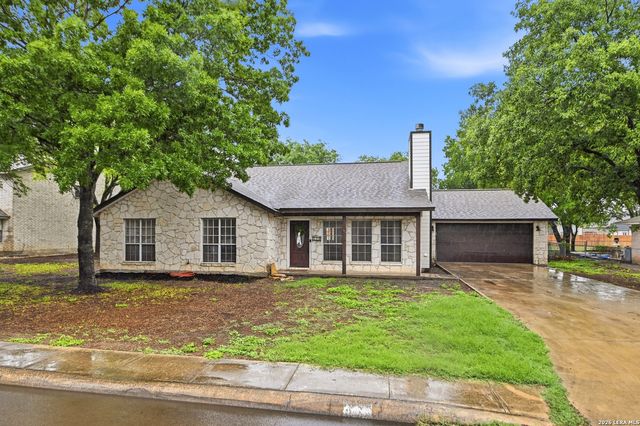 141 Village Path, Castroville, TX 78009