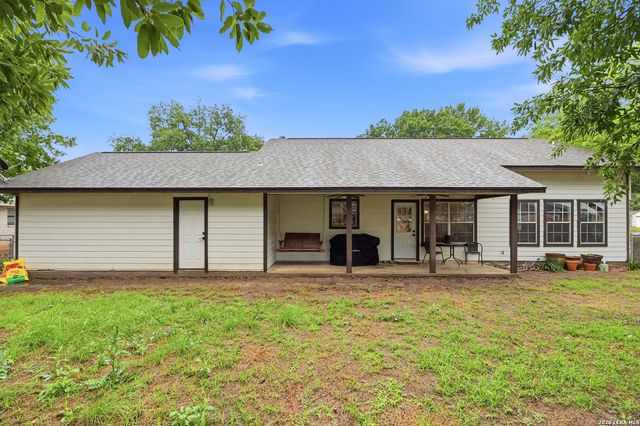 141 Village Path, Castroville, TX 78009