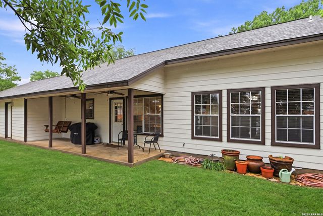 141 Village Path, Castroville, TX 78009