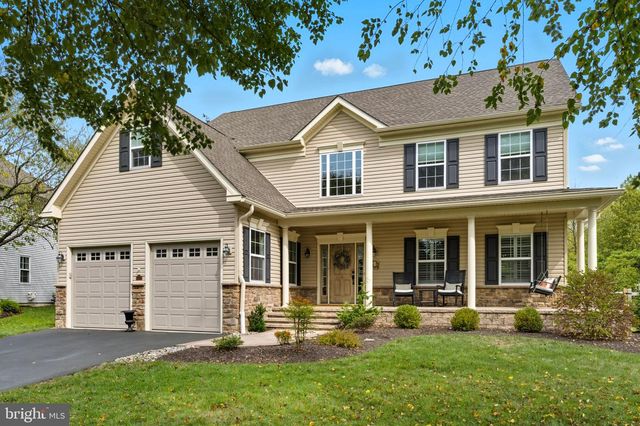 5 PANSY CT, Newtown, PA 18940