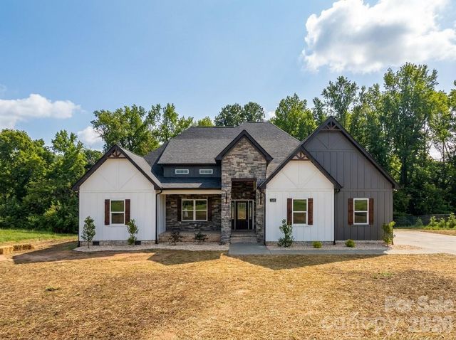 1007 Harrogate Drive, Bessemer City, NC 28016