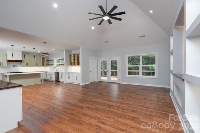 1007 Harrogate Drive, Bessemer City, NC 28016
