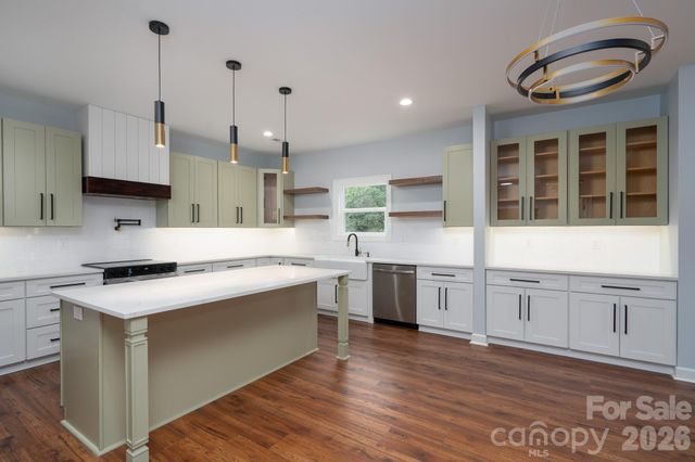 1007 Harrogate Drive, Bessemer City, NC 28016