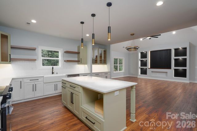 1007 Harrogate Drive, Bessemer City, NC 28016