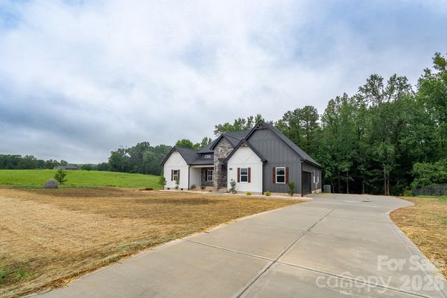 1007 Harrogate Drive, Bessemer City, NC 28016