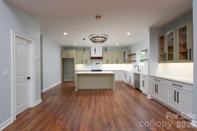 1007 Harrogate Drive, Bessemer City, NC 28016