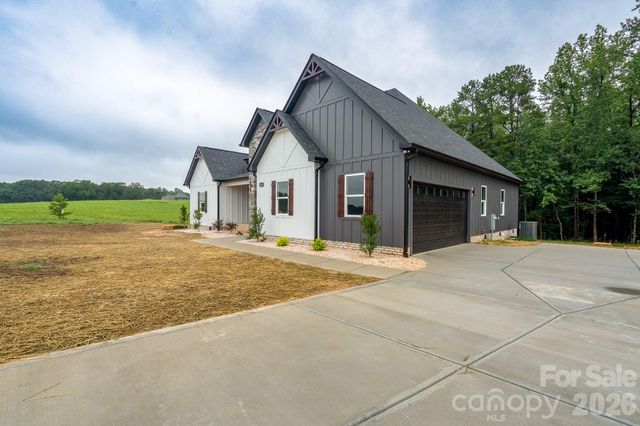 1007 Harrogate Drive, Bessemer City, NC 28016