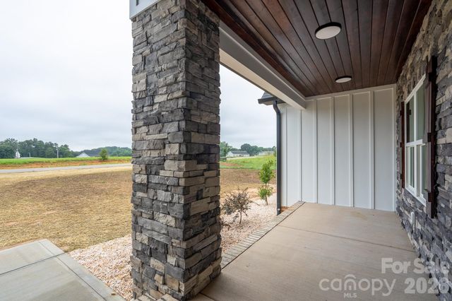 1007 Harrogate Drive, Bessemer City, NC 28016
