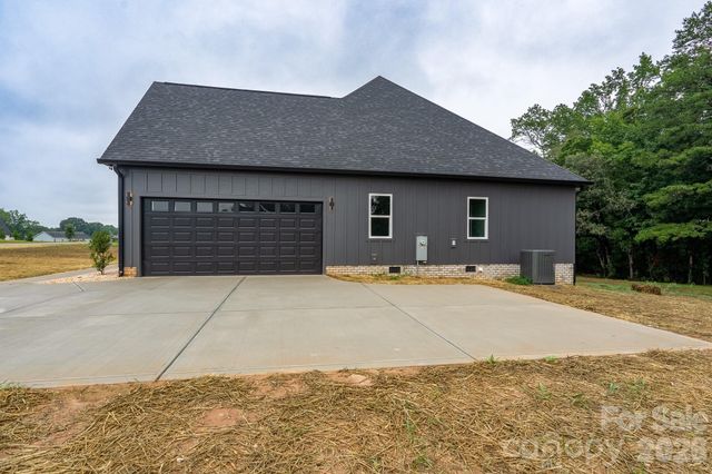 1007 Harrogate Drive, Bessemer City, NC 28016