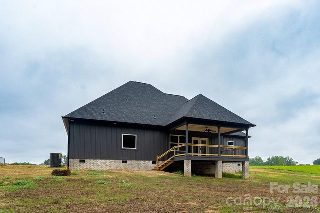 1007 Harrogate Drive, Bessemer City, NC 28016