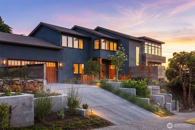 2506 W Halladay Street, Seattle, WA 98199