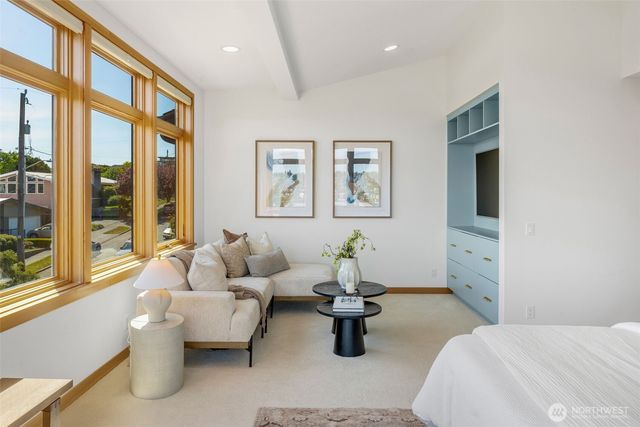 2506 W Halladay Street, Seattle, WA 98199