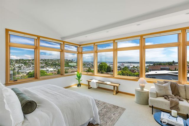 2506 W Halladay Street, Seattle, WA 98199