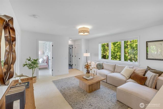 2506 W Halladay Street, Seattle, WA 98199