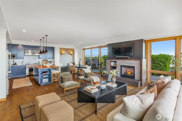 2506 W Halladay Street, Seattle, WA 98199