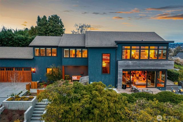 2506 W Halladay Street, Seattle, WA 98199
