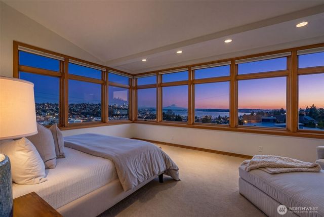 2506 W Halladay Street, Seattle, WA 98199
