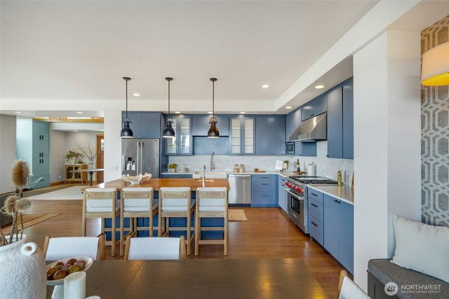 2506 W Halladay Street, Seattle, WA 98199