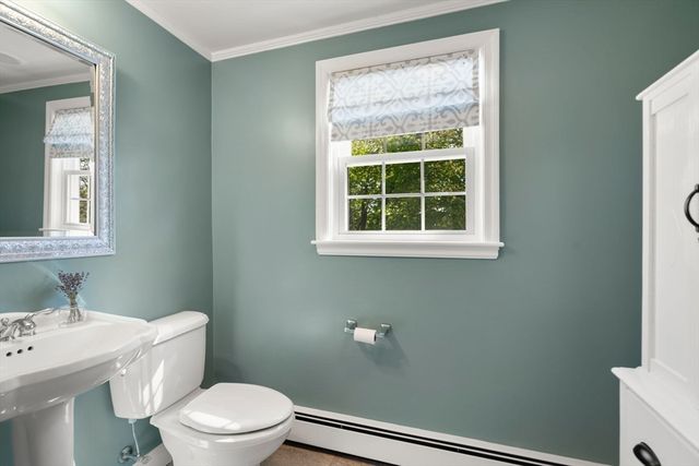 22 Crest Rd, Framingham, MA 01702