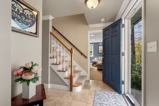 22 Crest Rd, Framingham, MA 01702