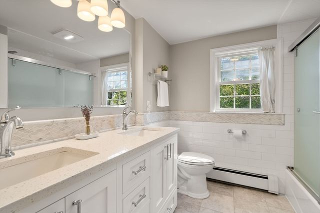 22 Crest Rd, Framingham, MA 01702